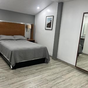 Hotel Colonial Inn